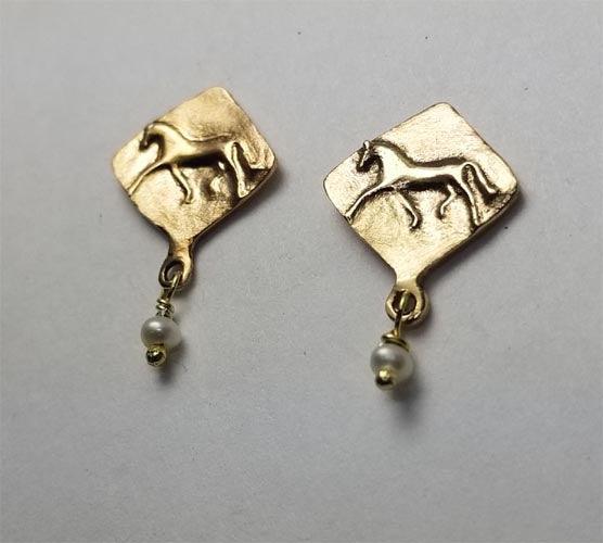 Extended Trot Horse Stud Earrings with Tiny Pearl Drop - Tempi Design Studio
