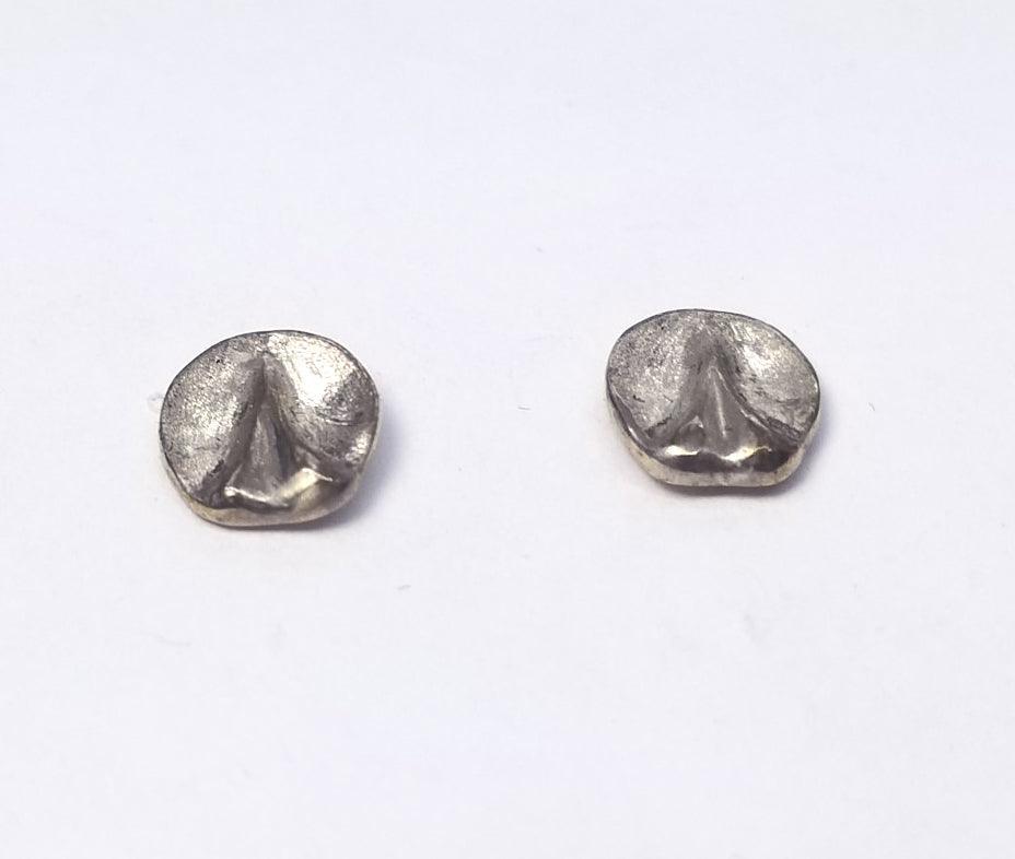 Horse Hoof stud Earring Petite Size - Tempi Design Studio