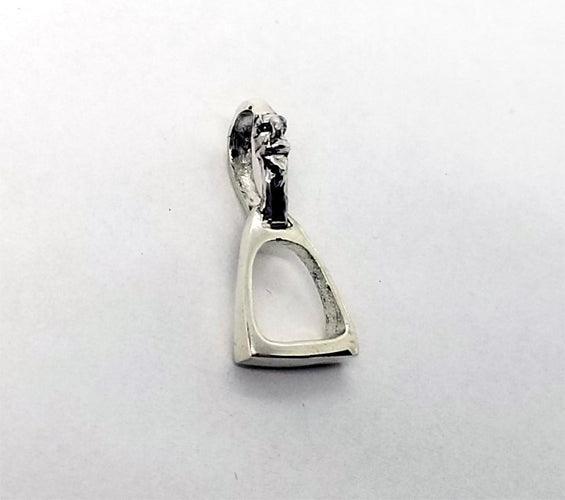 Small English Stirrup Pendant - Tempi Design Studio