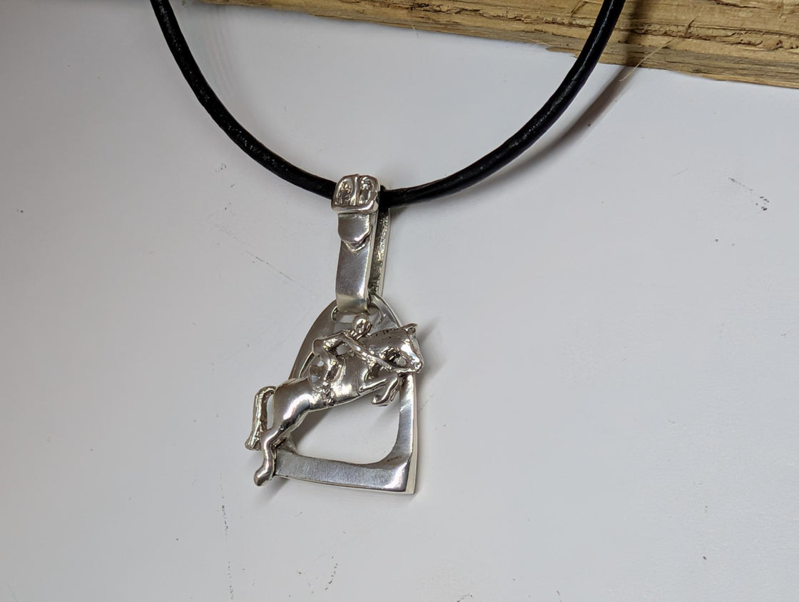 Stirrup with Jumper Pendant
