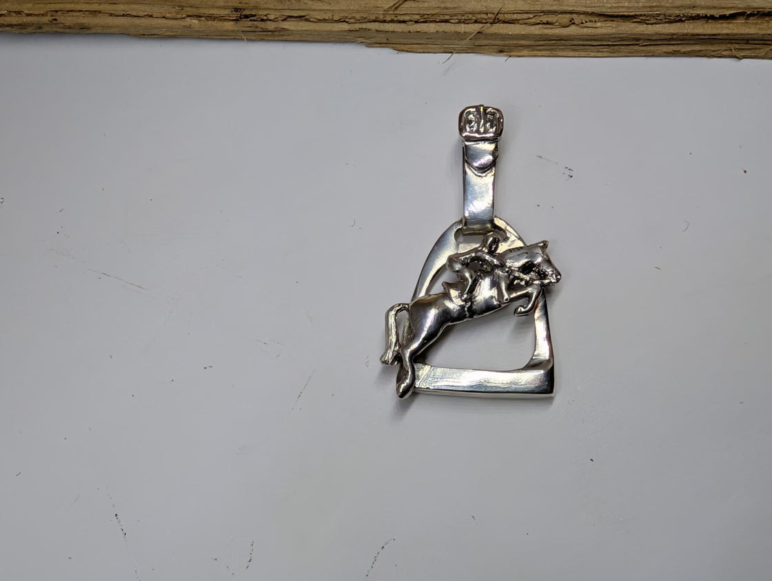 Stirrup with Jumper Pendant