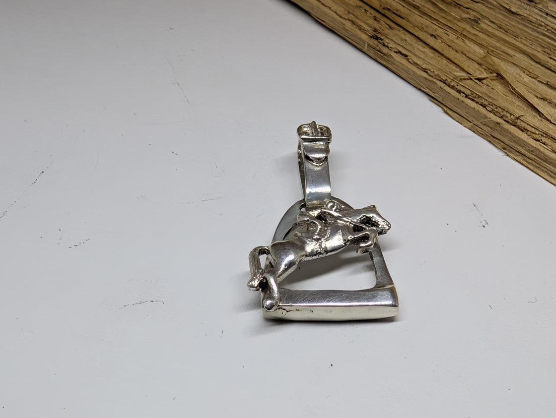 Stirrup with Jumper Pendant